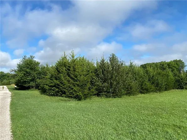 73 & 77 Newberry Dr, Lacygne, KS 66040
