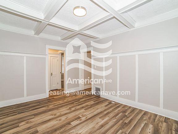 1346878_004_wm_-_living_room_12967829.jpg