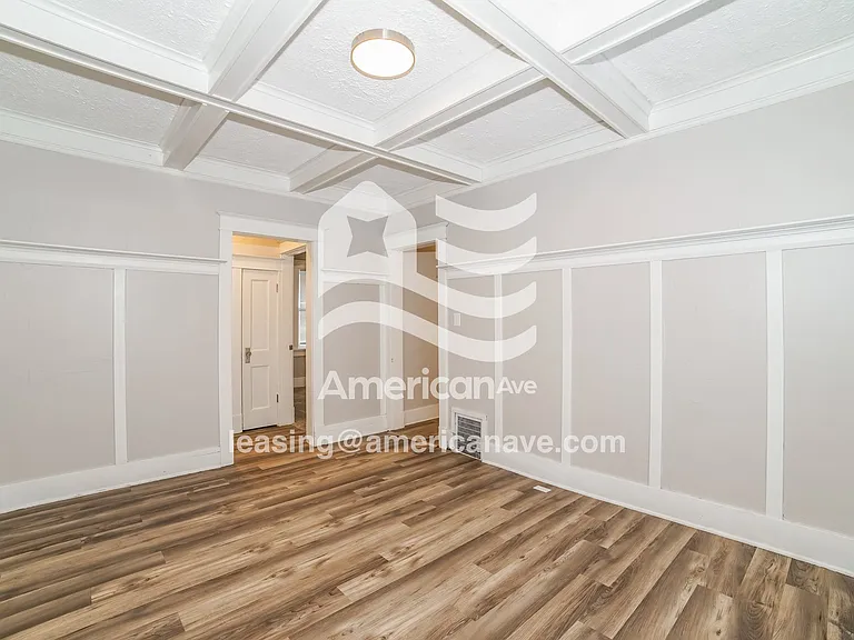 1346878_004_wm_-_living_room_12967829.jpg