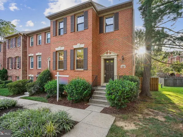 10129 Ebenshire Ct, Oakton, VA 22124