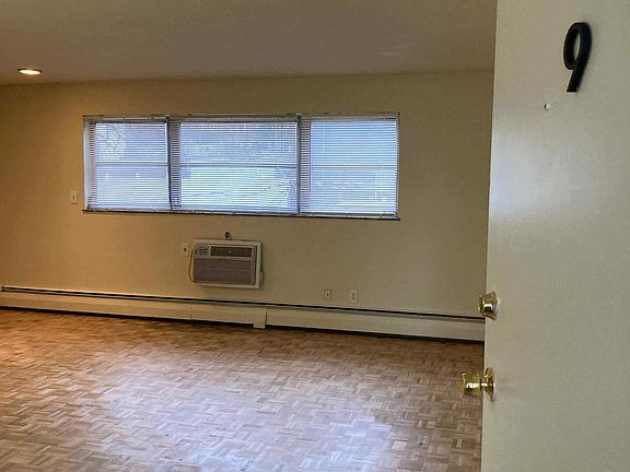 2nd image of 2346 Beechmont Ave #9