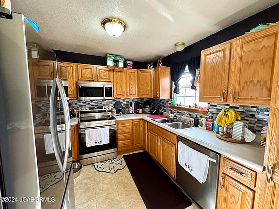 3rd image of 745 Kathy Ln