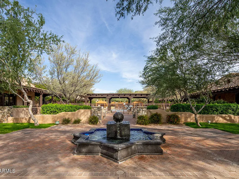 9818 E Edgestone Dr — Photo 25