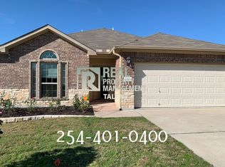 424 Parkfield Ln, Temple, TX 76502