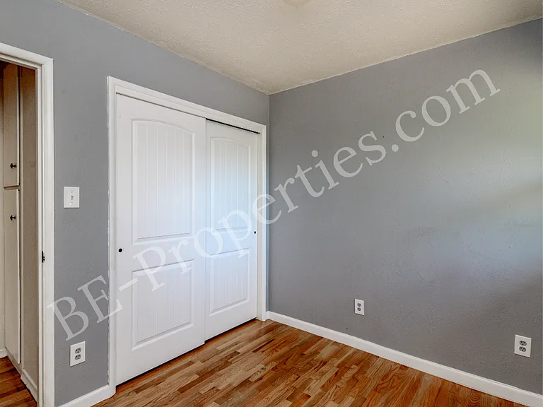 1840 N Shirley St — Photo 29