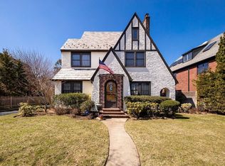 32 Wellesley Rd, Rockville Centre, NY 11570