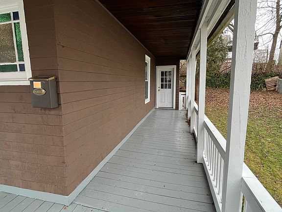 2nd image of 114 Cross St #2