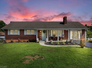 165 Overland Dr, Christiansburg, VA 24073