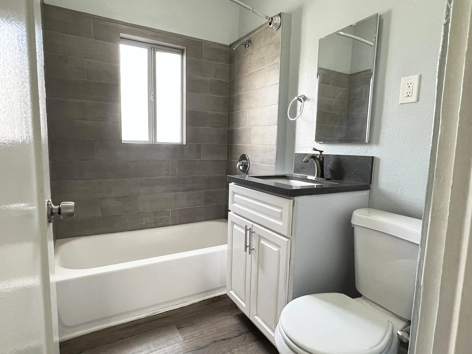 2 bed, 500 sqft, $2,495 — Photo 4