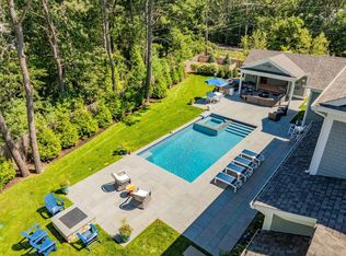 7 Willow Cir, Mashpee, MA 02649
