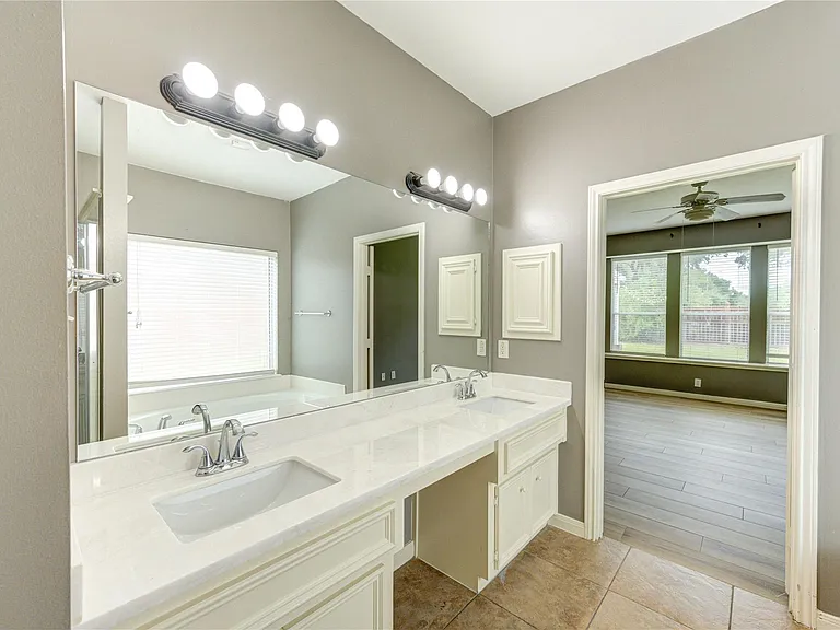 22122 Shady Heath Ln — Photo 35