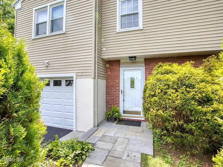 86 Sound Beach Avenue Ext — Photo 2