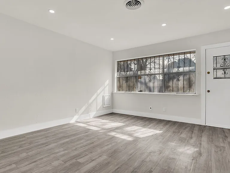 1246 Brookmere Dr — Photo 10