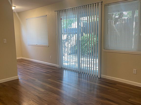 2nd image of 148 Sierra Dr #27