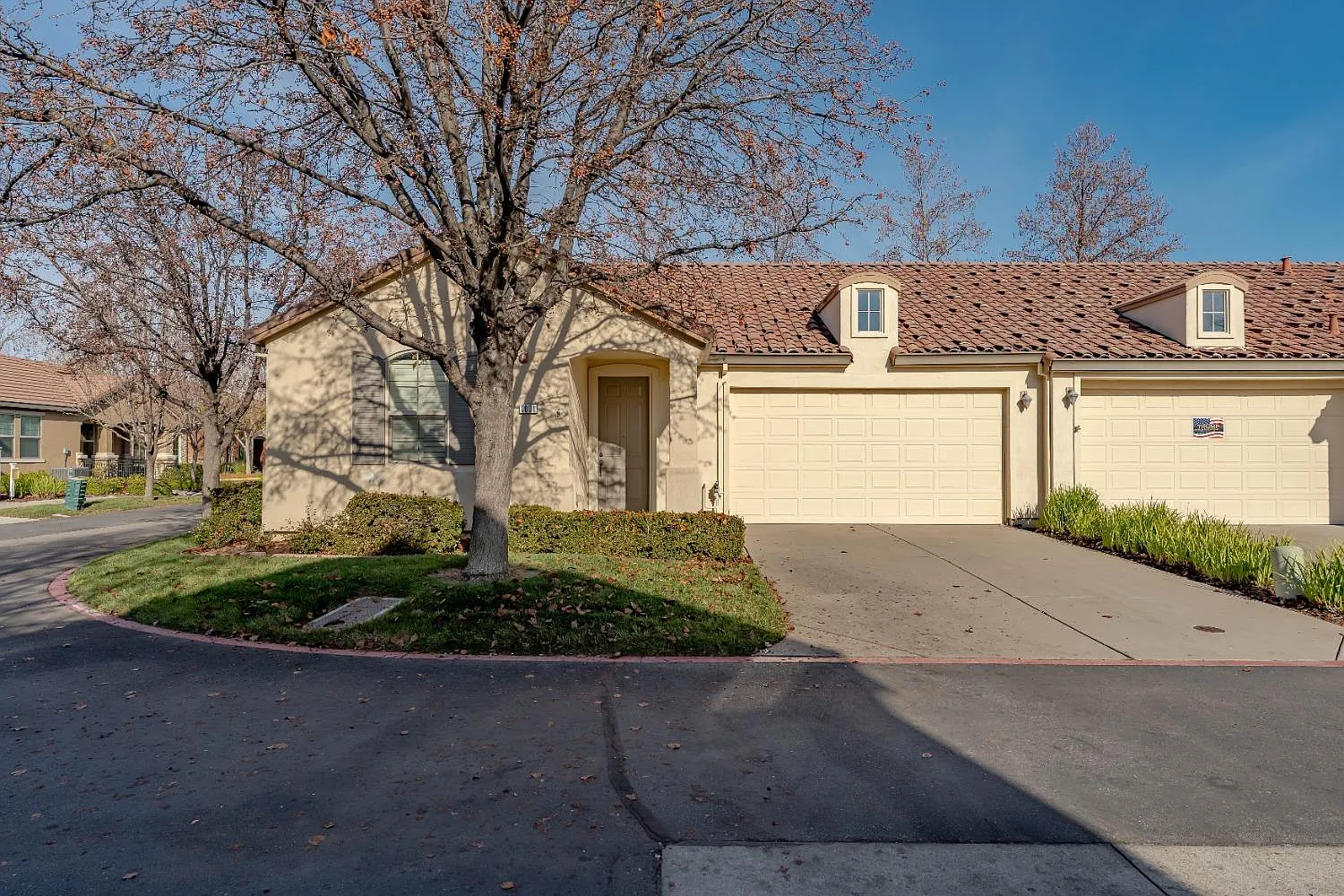 1001 Cabris Ln photo 1