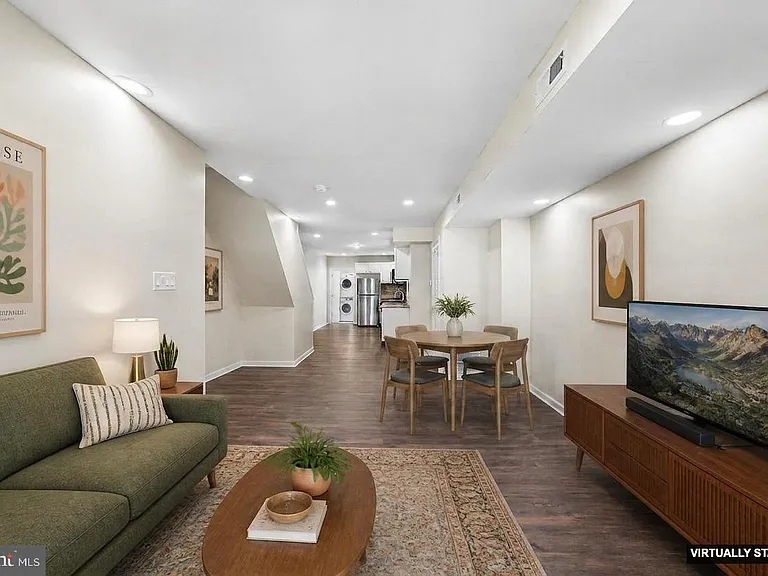 2003 S 7th St #2 — Photo 1