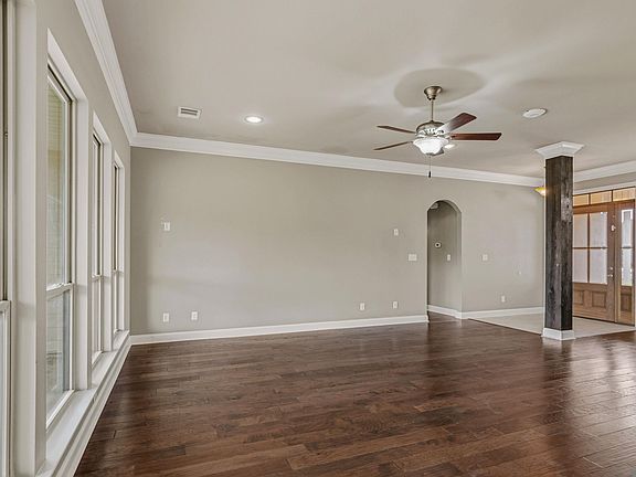 4th image of 8669 Sandpiper St