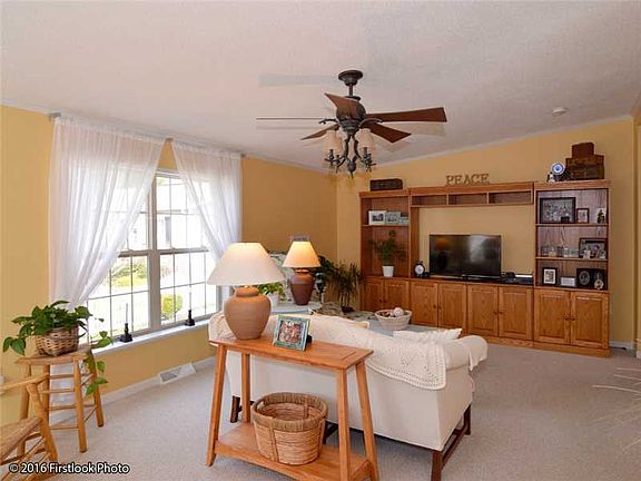4th image of 414 Leisure Dr
