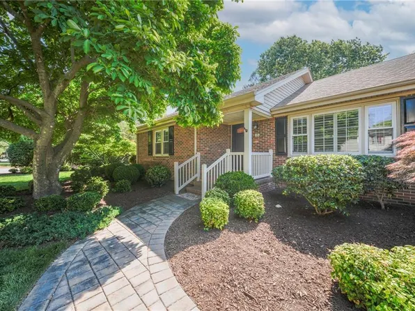 798 Sheraton Dr, Virginia Beach, VA 23452