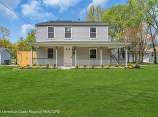 260 W Farms Rd, Farmingdale, NJ 07727