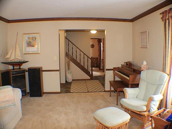 3rd image of 31103 Jonathan Ln