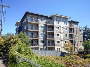 3015 SW Avalon Way APT 502, Seattle, WA 98126