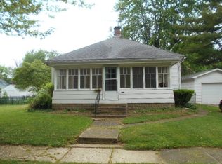 105 S High St, Walton, IN 46994