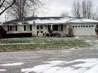 566 Lawson St, Oregon, OH 43616