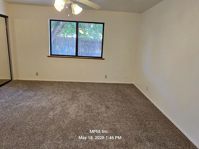 950 Player Ln — Photo 7