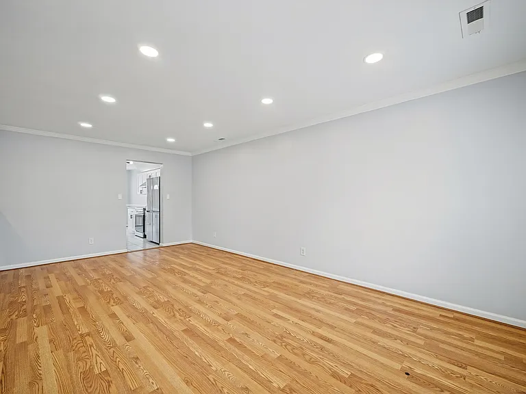 254 Weller Blvd — Photo 8