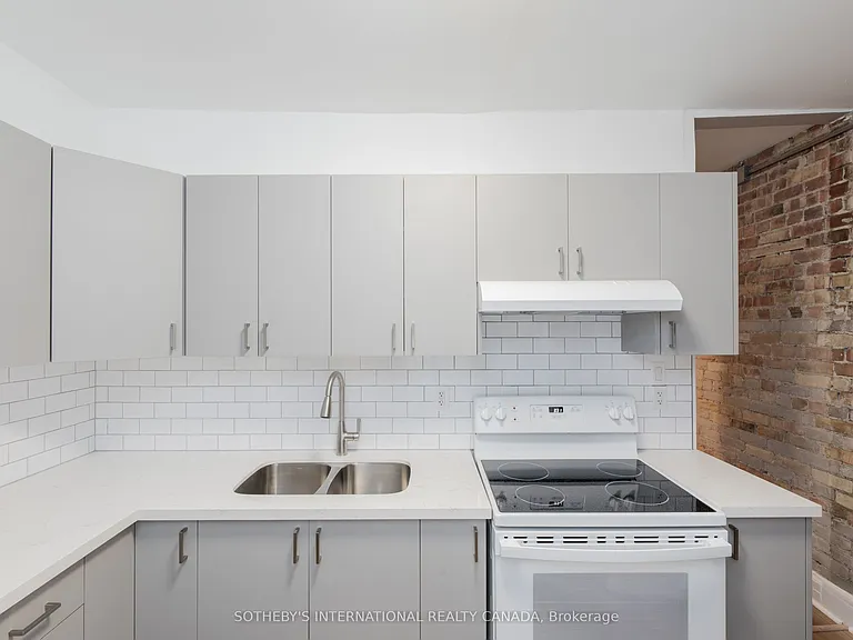 15 Indian Road Cres #UPPER — Photo 13