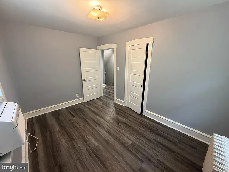 25 College Ave #B — Photo 11