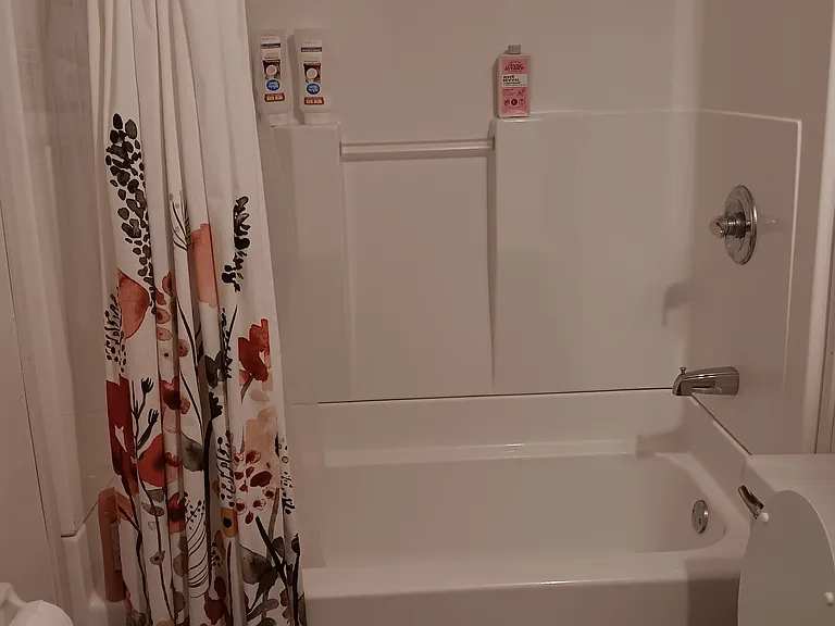 2148 Auburn Ave #4 — Photo 6