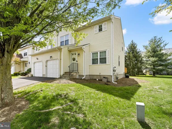 19 Revere Ct, Ewing, NJ 08628