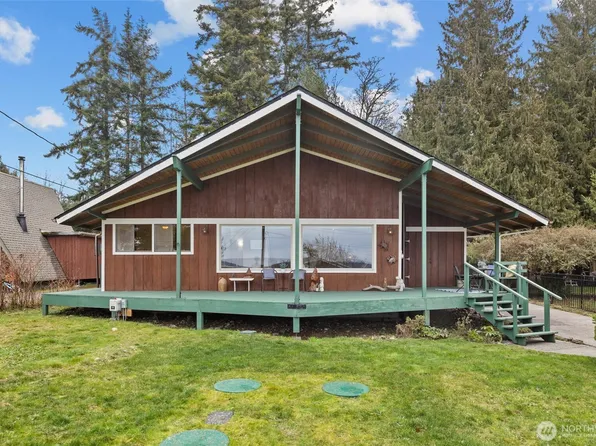 1079 Ellie Lane, Camano Island, WA 98282