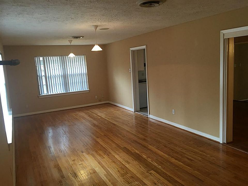 1st image of 9918 Pine Lake Dr