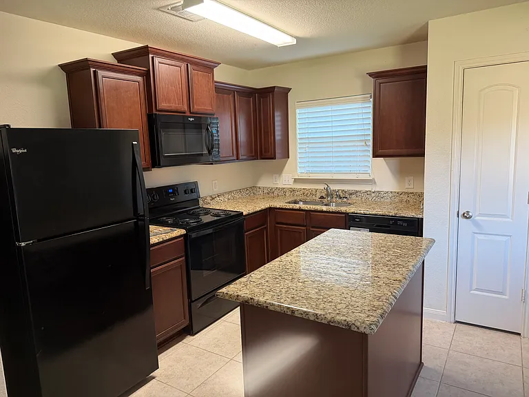 1318 Soap Tree Dr — Photo 9