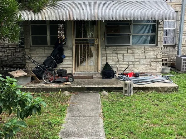 1888 NW 44th St, Miami, FL 33142