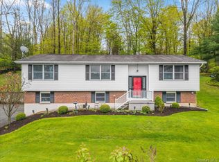 978 W Dover Rd, Pawling, NY 12564
