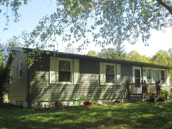 70 Windy Ln, Rocky Mount, VA 24151