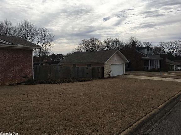 2nd image of 15 Jamestown Dr