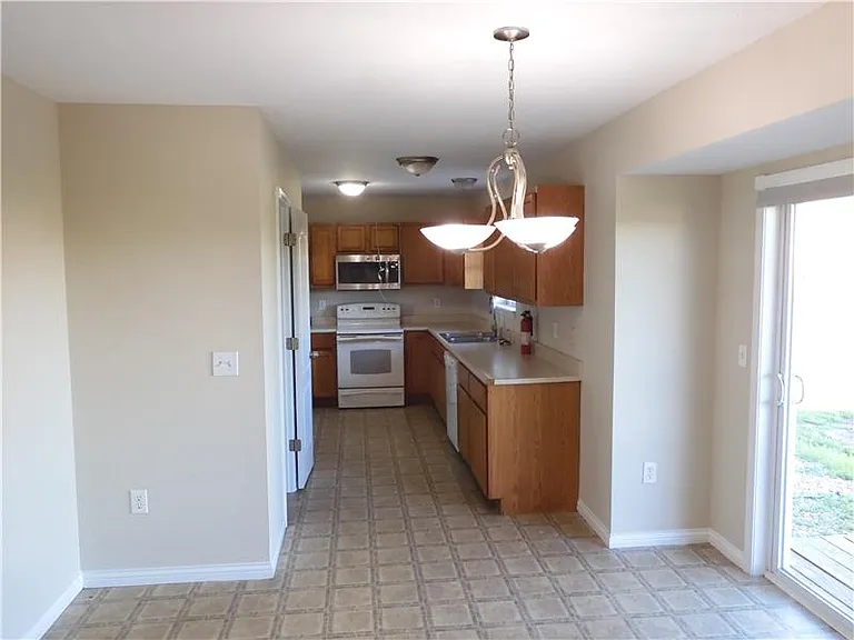 1201 Catletts Ct — Photo 6