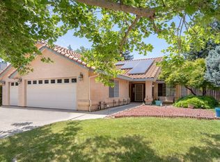 17 Premier Ct, Chico, CA 95928