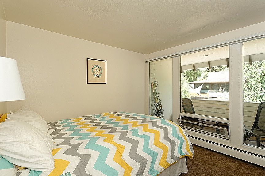 2nd image of 634 W Main St APT 3