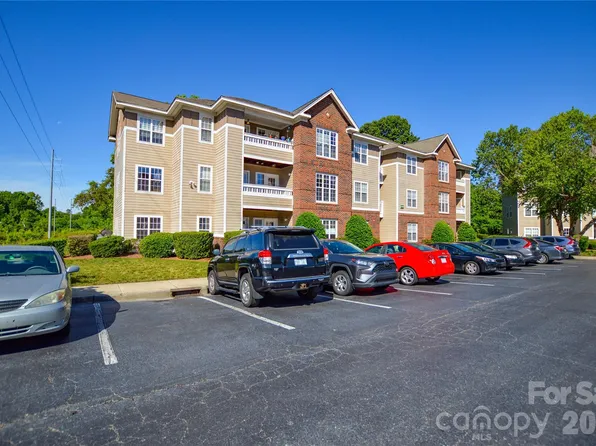 9709 Campus Walk Ln APT A, Charlotte, NC 28262
