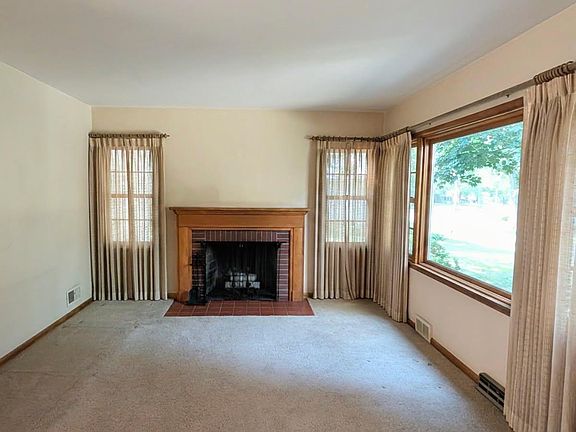 5th image of 616 S 9th St
