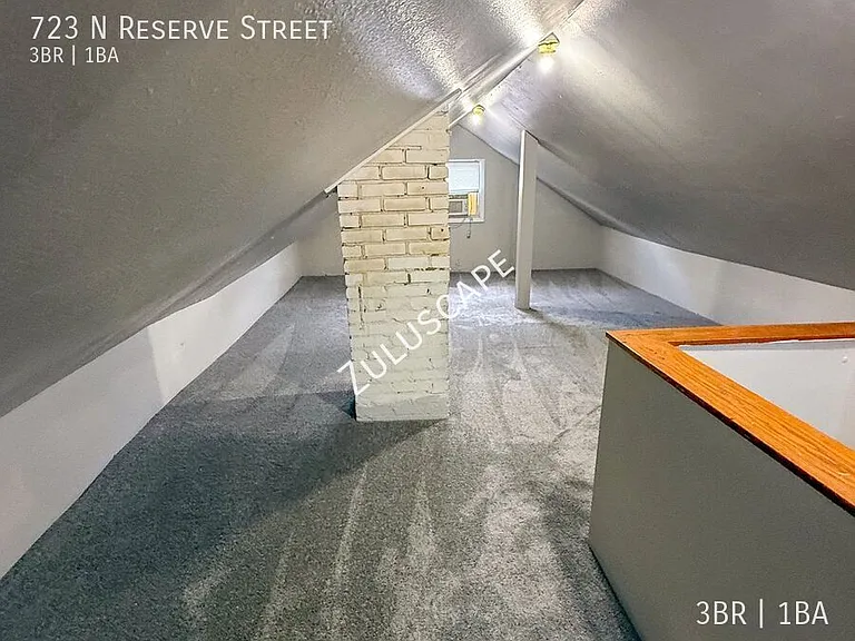 723 N Reserve St — Photo 10