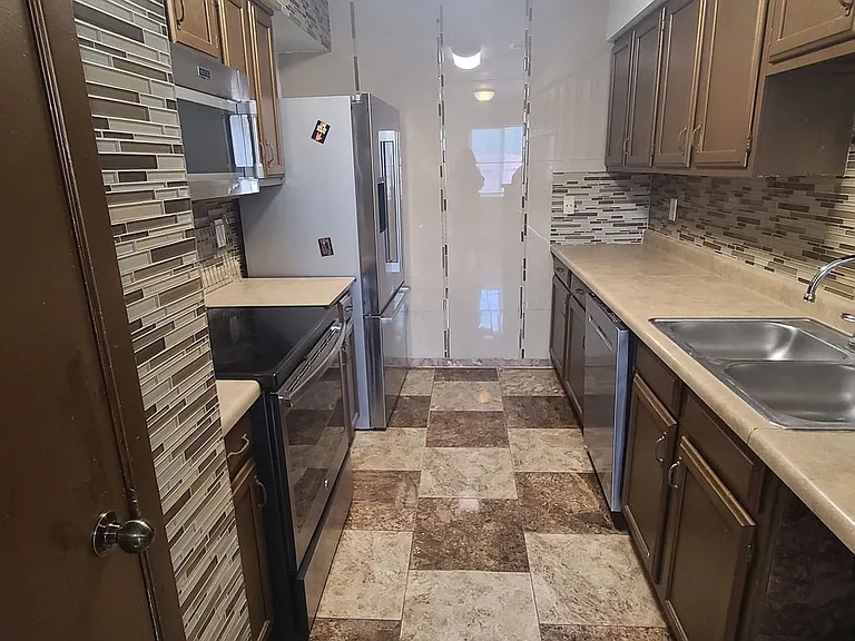 12020 Maplerock St — Photo 3