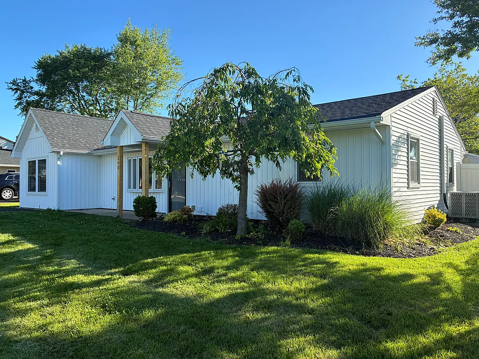 240 Goldenridge Dr