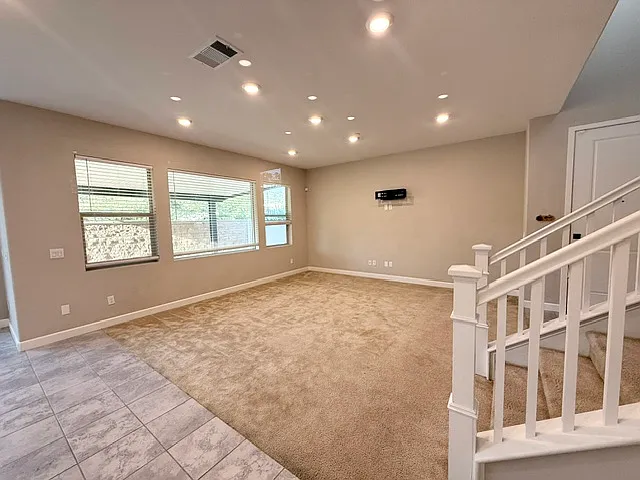 4 bed, 1950 sqft, $4,195 — Photo 4